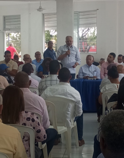 Rafael Salazar llama a defender gestión del alcalde Nelson de la Rosa